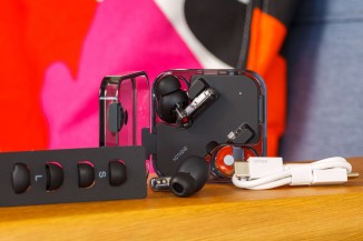 Unboxing the Nothing Ear and Ear (a)