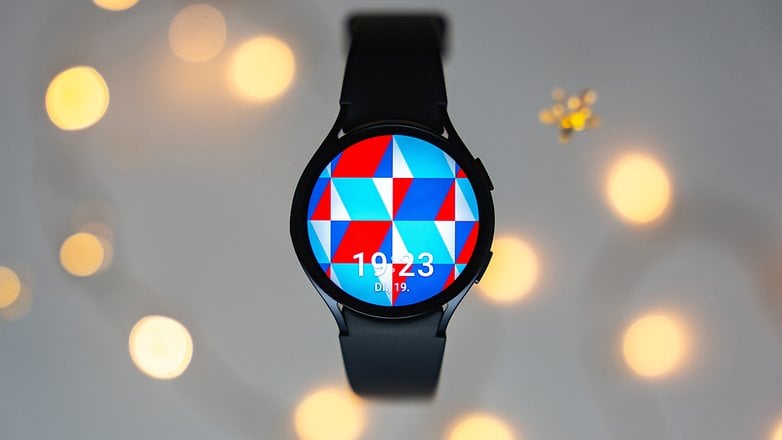 Samsung Galaxy Watch 6 surrender by shining lights Samsung Galaxy Watch 6 surrender by shining lights