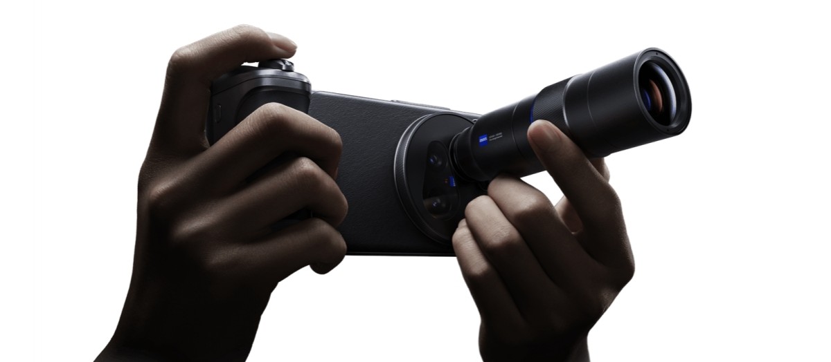 vivo X200 Ultra arrives as a revolutionary camera flagship, X200s brings a huge battery