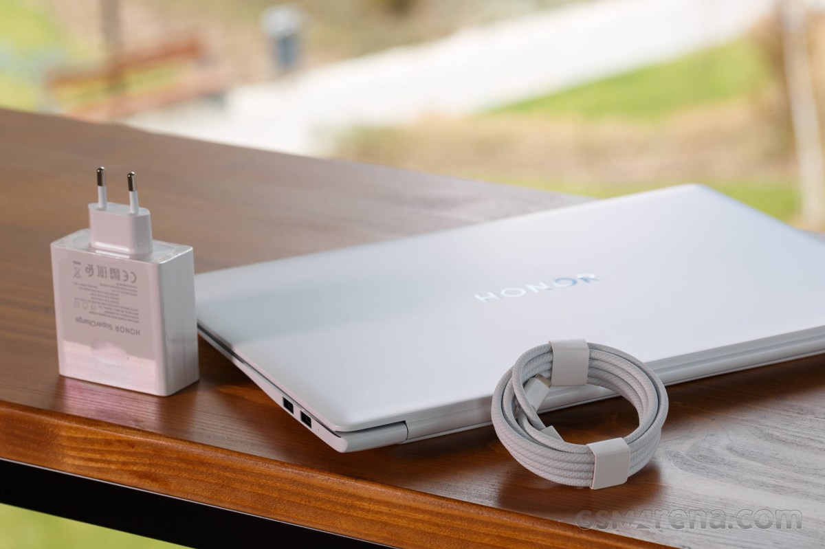 Laptops sold in the EU now required to ship with USB-C charging